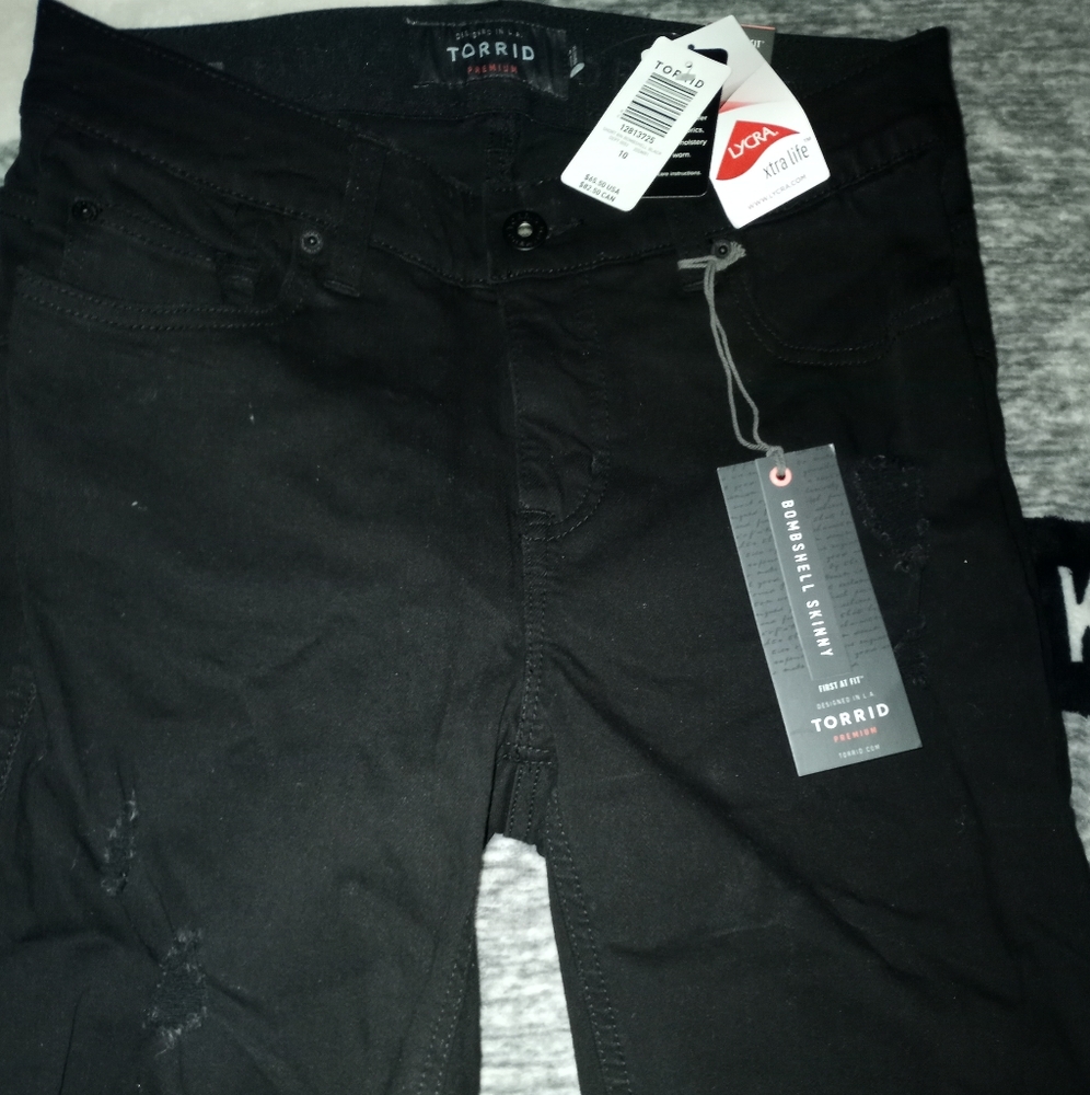 Torrid distressed crops